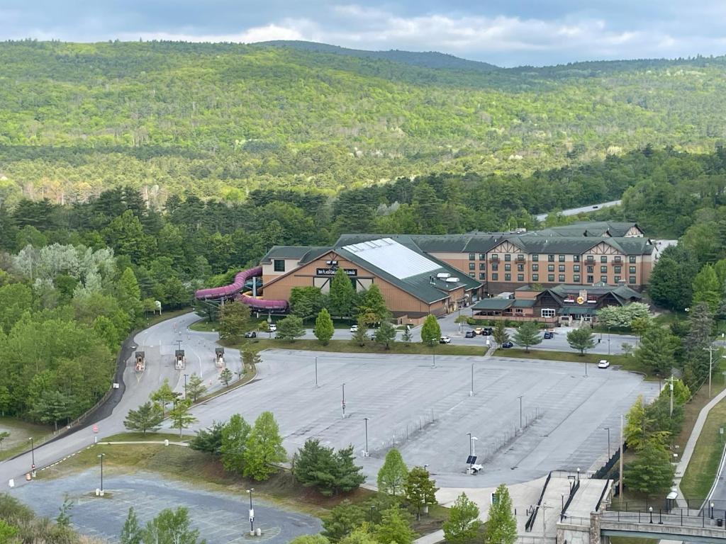 Six Flags Lodge & Indoor Waterpark image