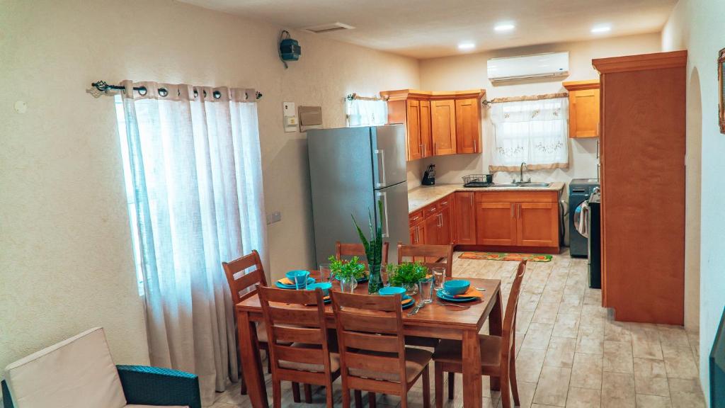 SKYLINE SUITES: 3 BED/3 BATH VACATION RENTAL photo 4