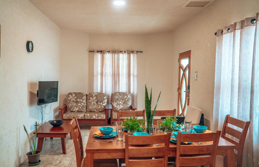 SKYLINE SUITES: 3 BED/3 BATH VACATION RENTAL