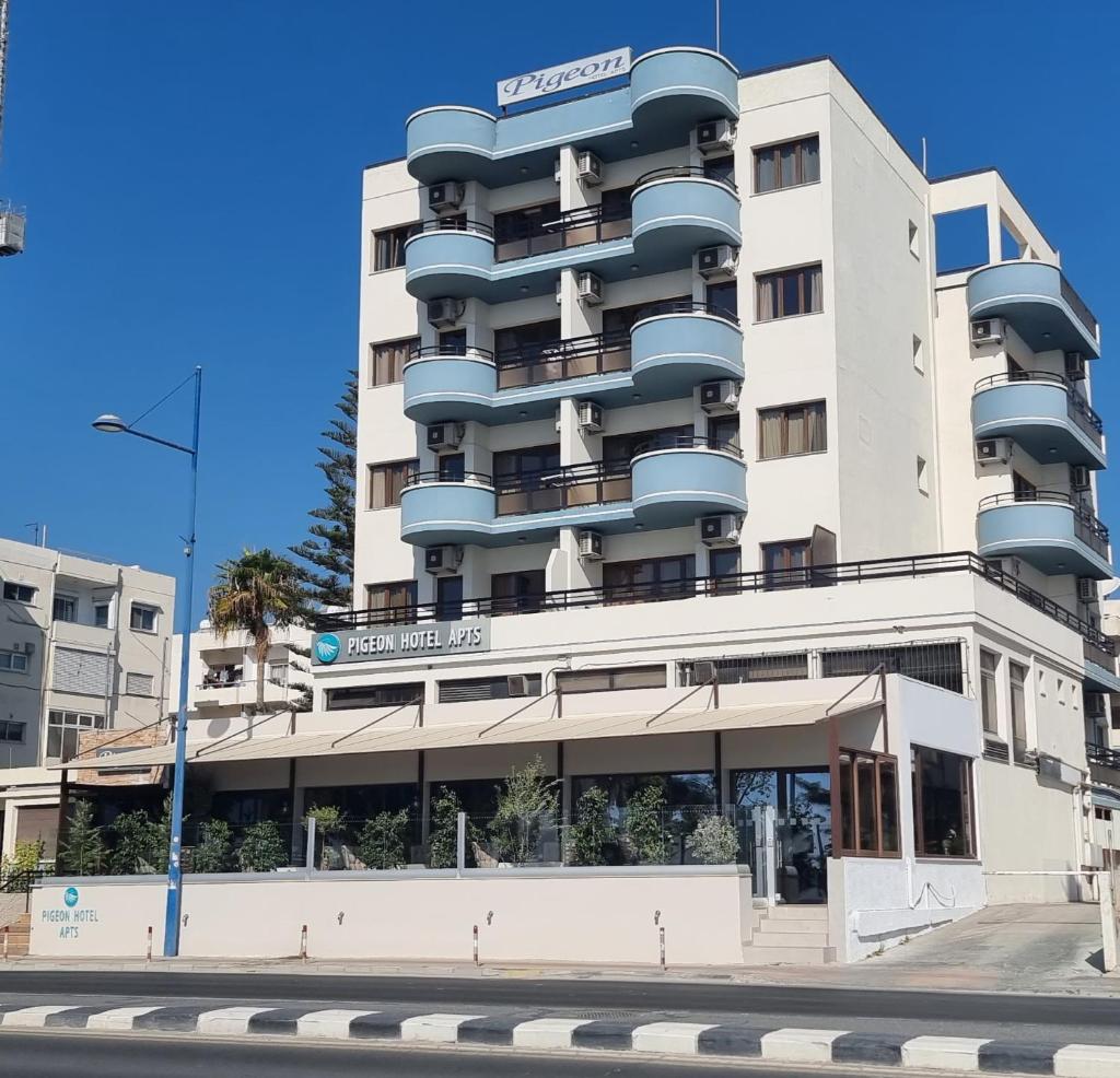 Pigeon Beach Hotel Apartments photo 3