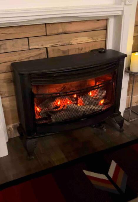 New Waterfront Cabin, 62 Acre, King Beds, Fire pit, Hiking photo 2