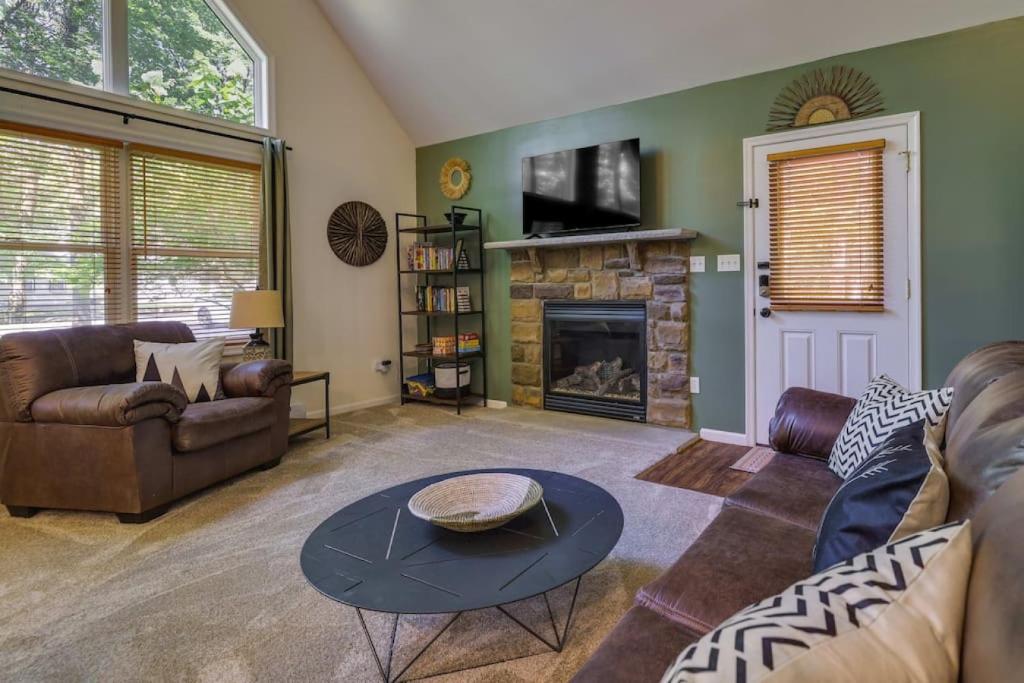 Mango Mountain House Pocono photo 1