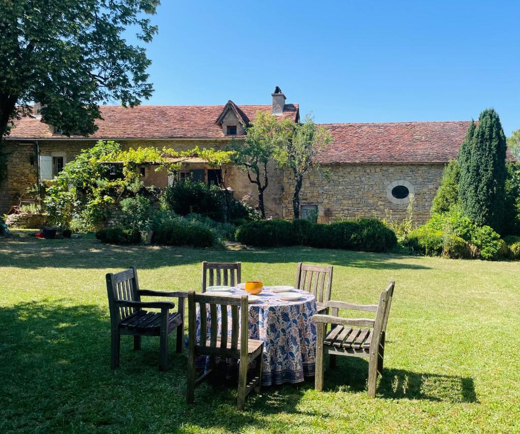 1700's Country House with large Private Pool & Gardens photo 2