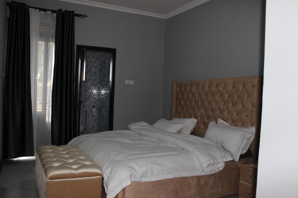 MHP Apartments photo 4