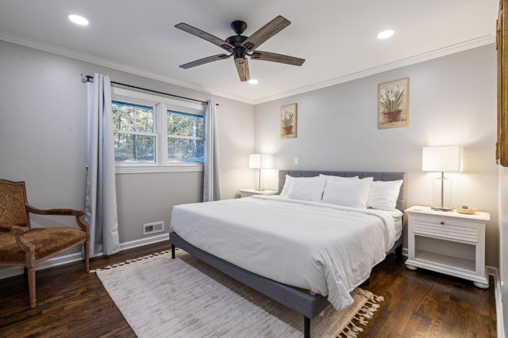 Rustic 3BR Home in a Natural Cartersville Getaway photo 1