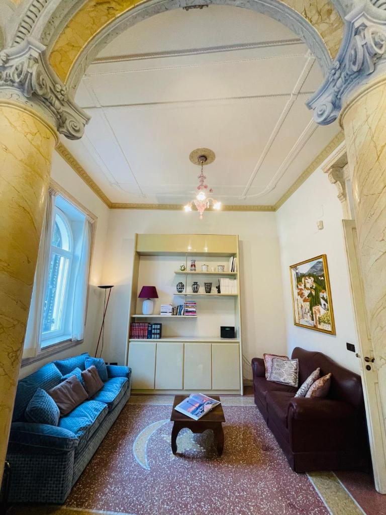 Liberty Palace - your villa in the city center photo 2