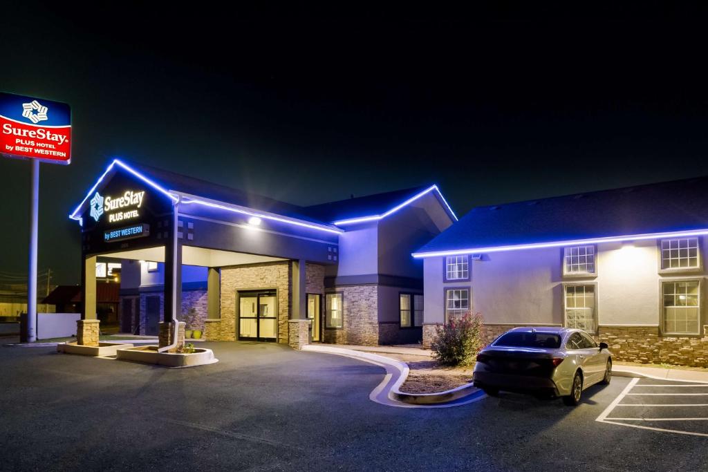 SureStay Plus Hotel by Best Western Tulsa East photo 1