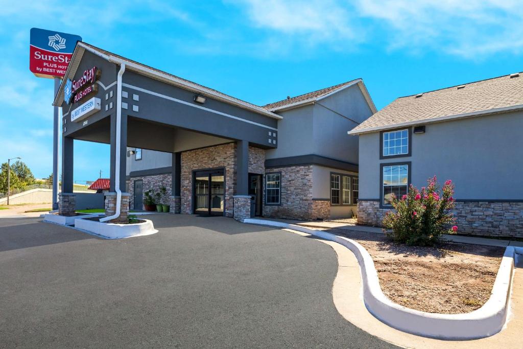 SureStay Plus Hotel by Best Western Tulsa East photo 2