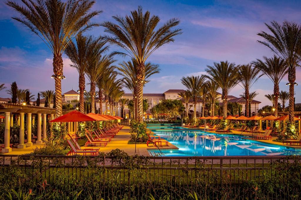 Luxury Irvine 2Bedrooms 2Bathrooms kitchen Pool apartment image