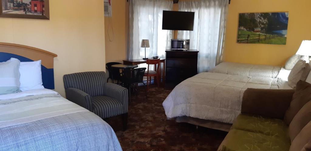 Pine Grove Motel photo 1