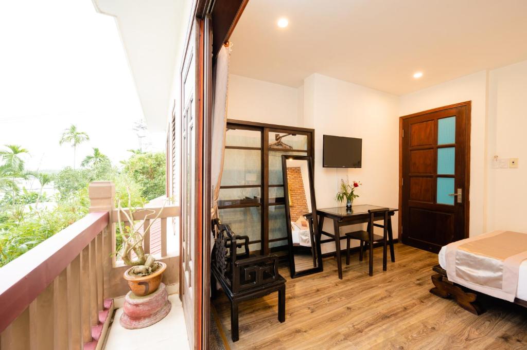 B'Lan Riverside Villa