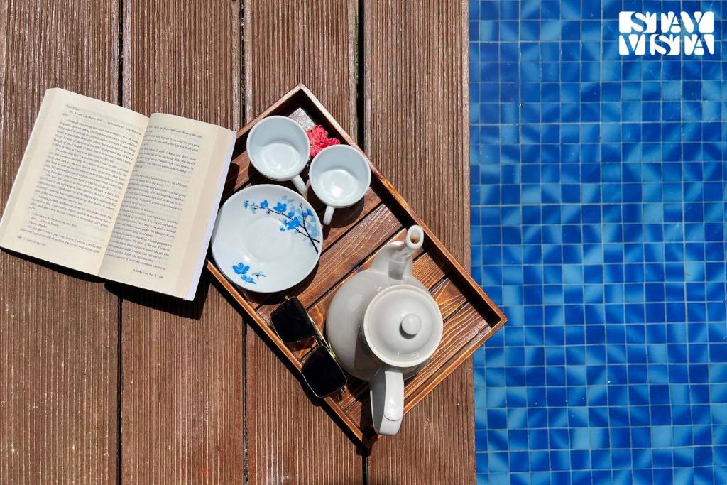 StayVista at Villa Amethyst with Pvt Pool & Jacuzzi photo 2