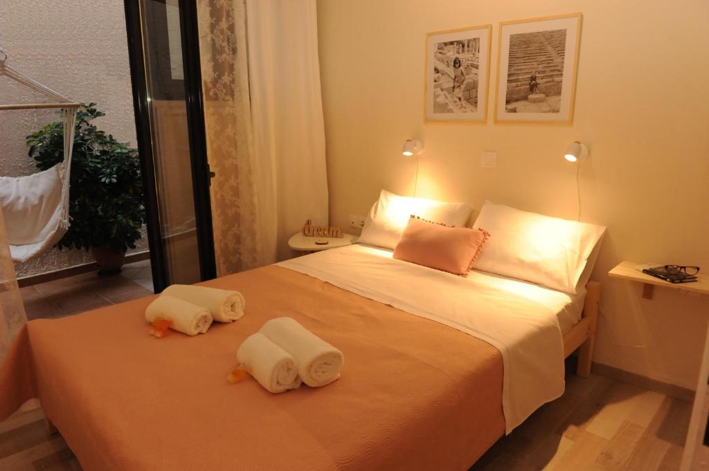 Delphic moments - Sunny app 3BR, 2BA with view photo 1