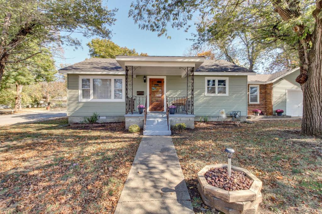Missouri Escape with Furnished Patio, Near Downtown! photo 2