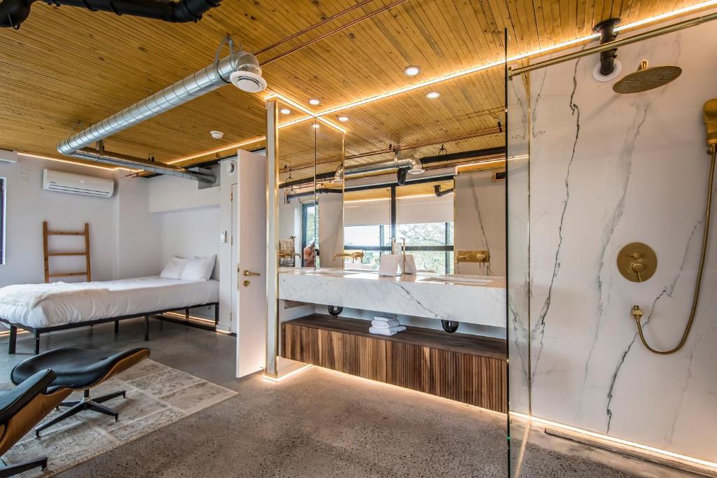 Luxury BNB - Halifax Rooftop - The Sunrise Room photo 1