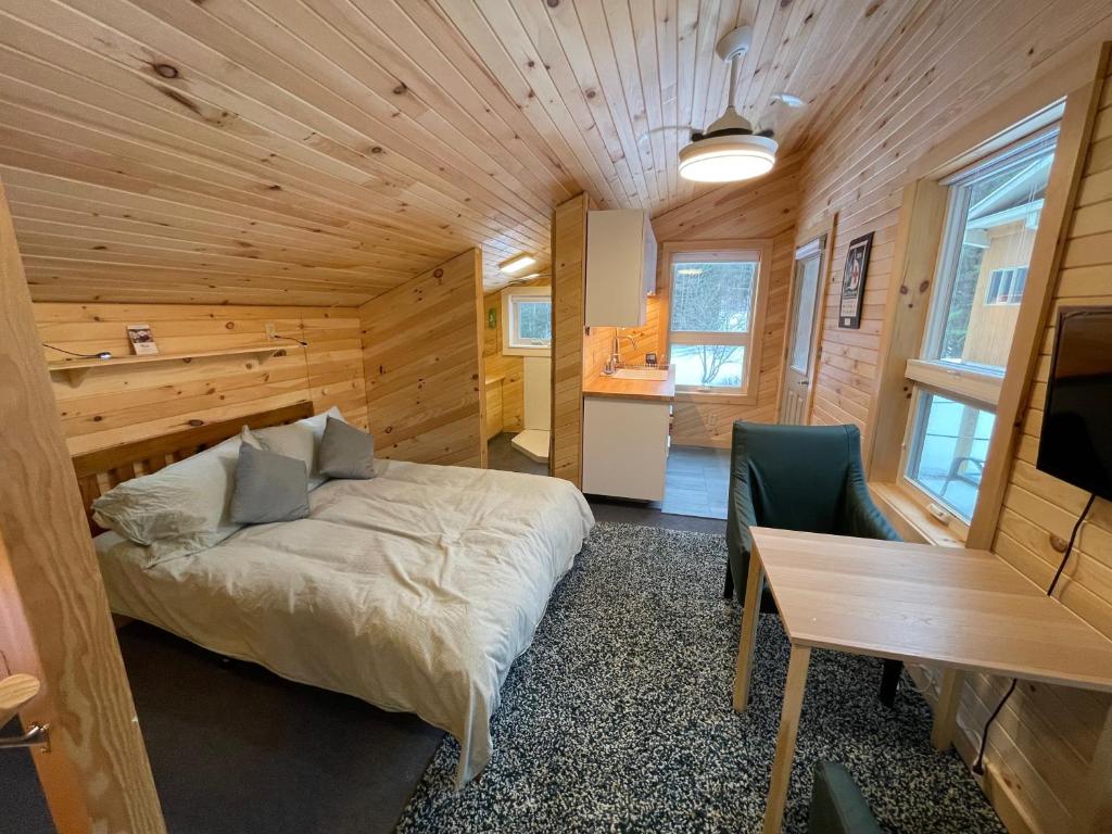 Crossett Hill Lodge image