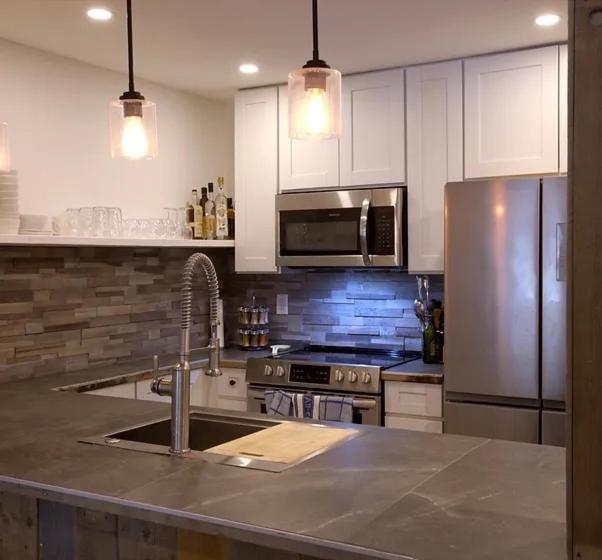 New Listing 2 bedroom +Loft 2 bath Summit E Bldg. #8 condo sleeps 8, Steps to Eagle Lodge/Chair #15