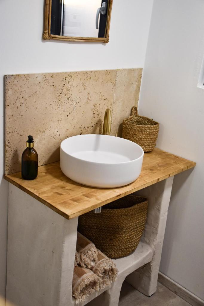 Maison au calme avec jacuzzi privatif photo 1