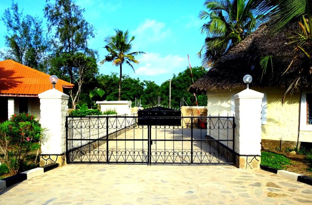 Muthaiga villas diani photo 3