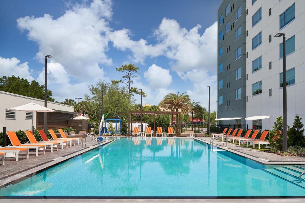 Aloft Orlando International Drive image