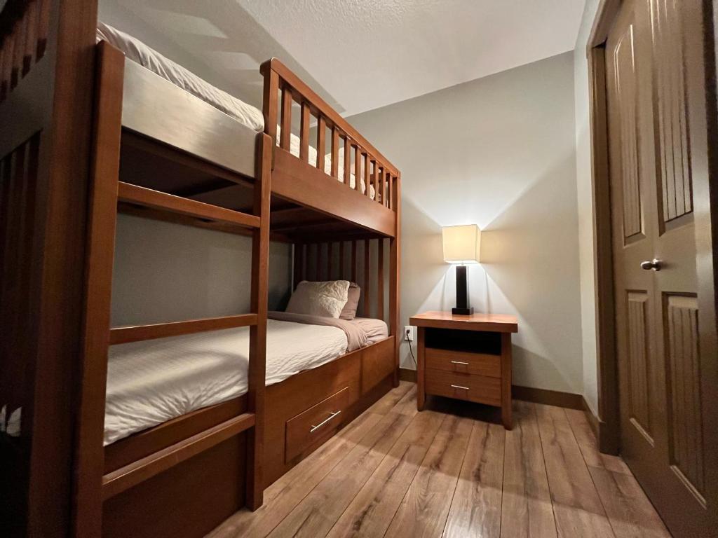 Perfect family 2-bed Condo with hot tub photo 2
