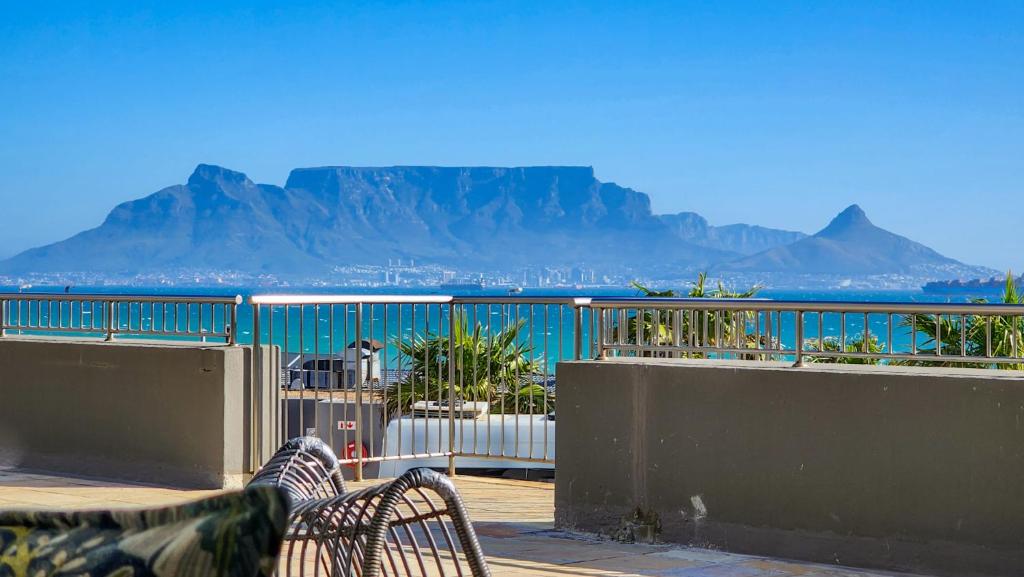 Infinity LG8 Beachfront Apartment