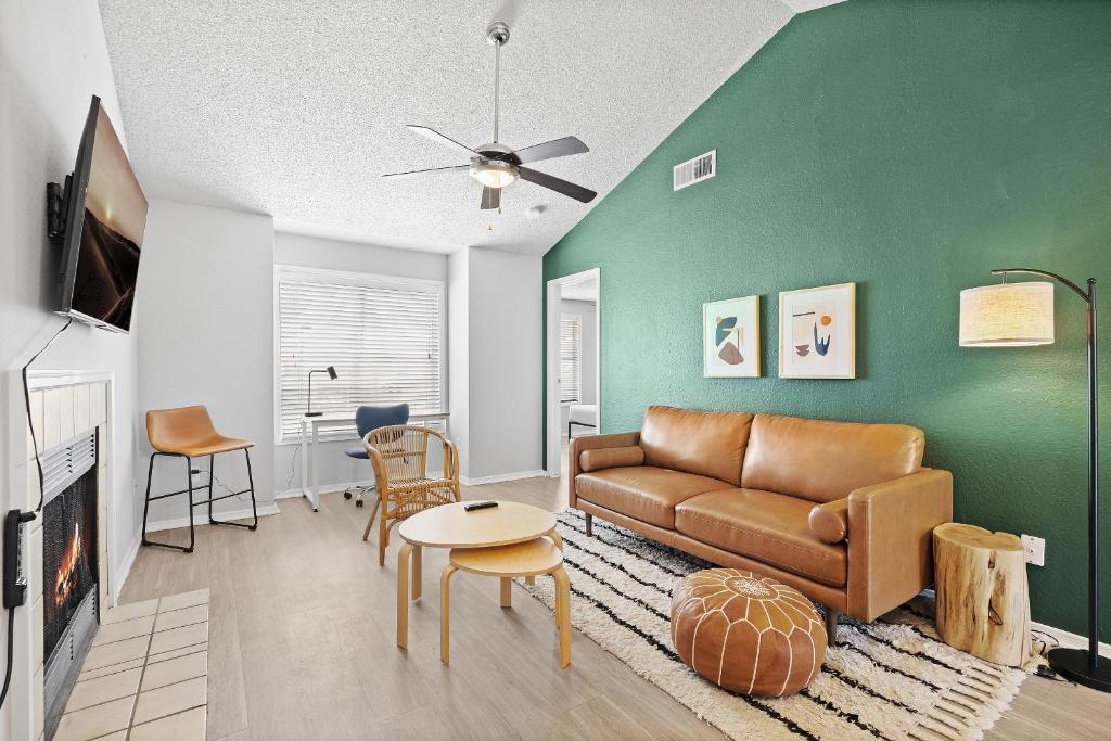 Comfy BoHo 2BD Apt in Cedar Park/North Austin - Tap to explore photos