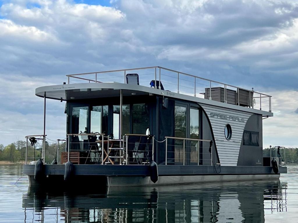 Houseboat on the Dahme, Wildau photo 1