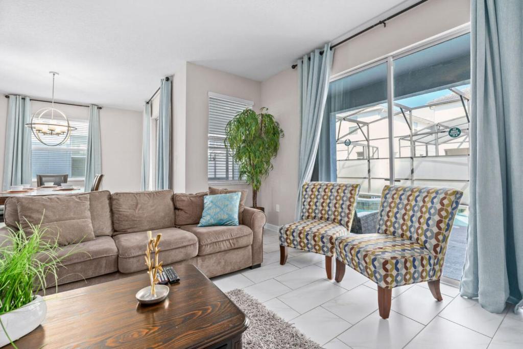 Create Unforgettable Family Memories Just Minutes from the Magic of Disney World image