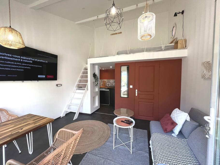 Casita: maison duplex +parking/terrasse/Netflix photo 3