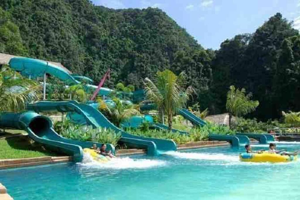 Ipoh Sunway Bungalow 3min Lost World 14Adult 3kids 4parking BBQ Karaoke by IWH photo 1