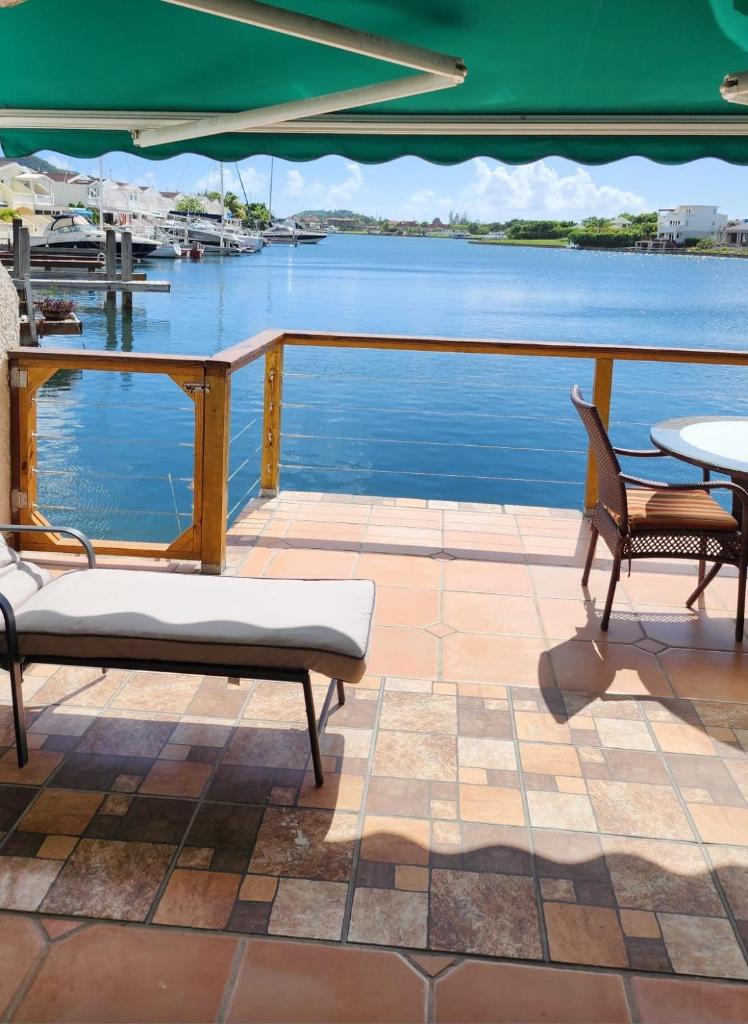 Beautiful 2BR and 2 en-suite bathroom with Marina and Sunset views photo 2