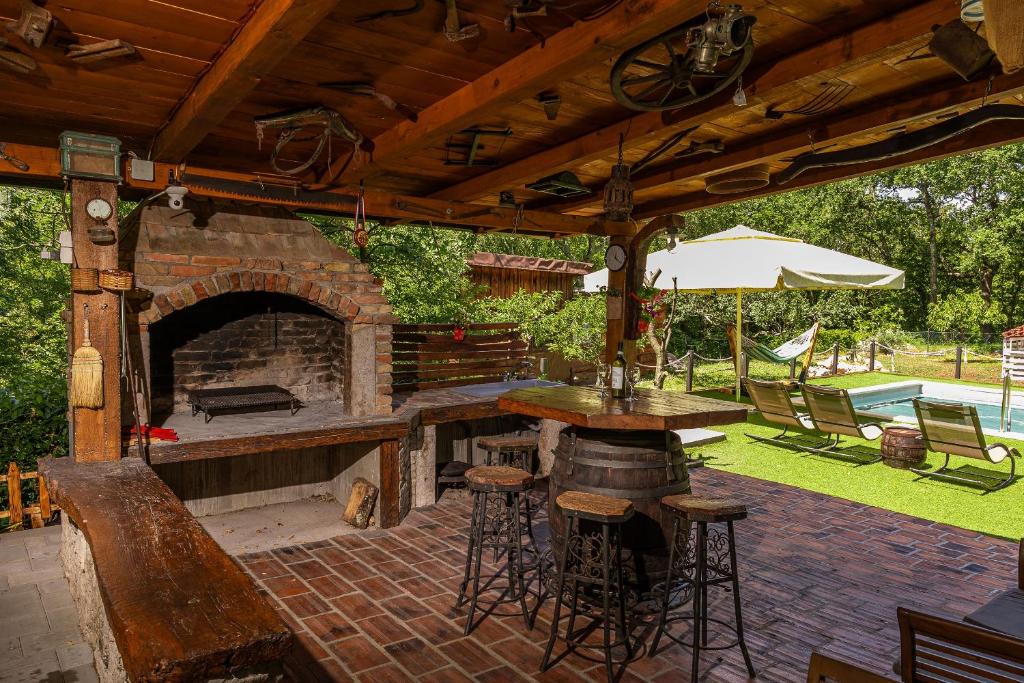 Villa Darija with Heated Pool photo 2