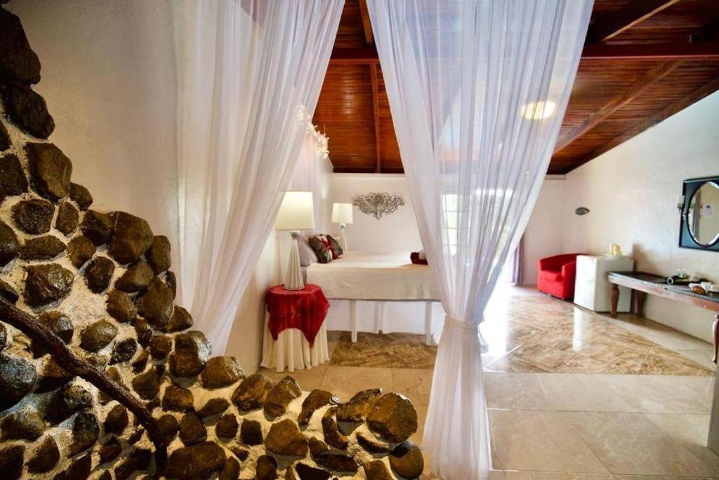 Toucan Lane Hotel and Restaurant photo 1