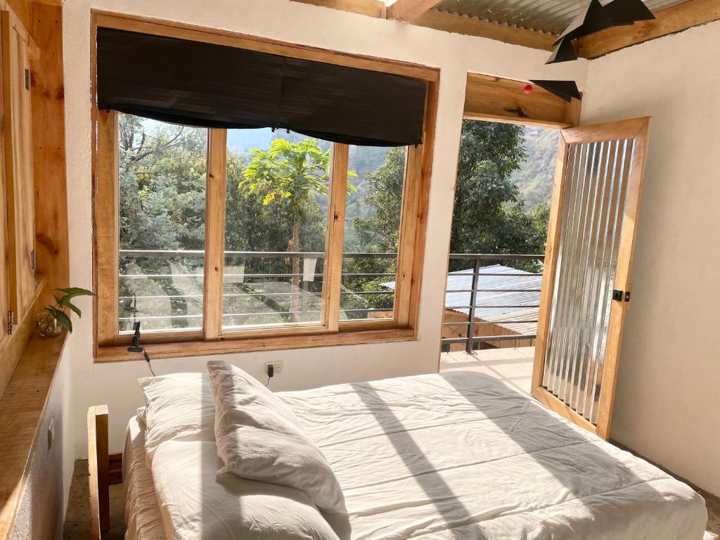 EB5 Escape-Contemporary Stay, San Marcos La Laguna #6 photo 2