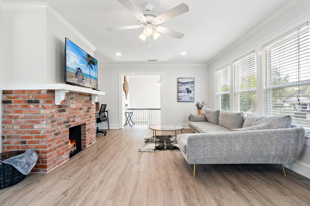 Charming Townhouse in Downtown Waco! photo 1