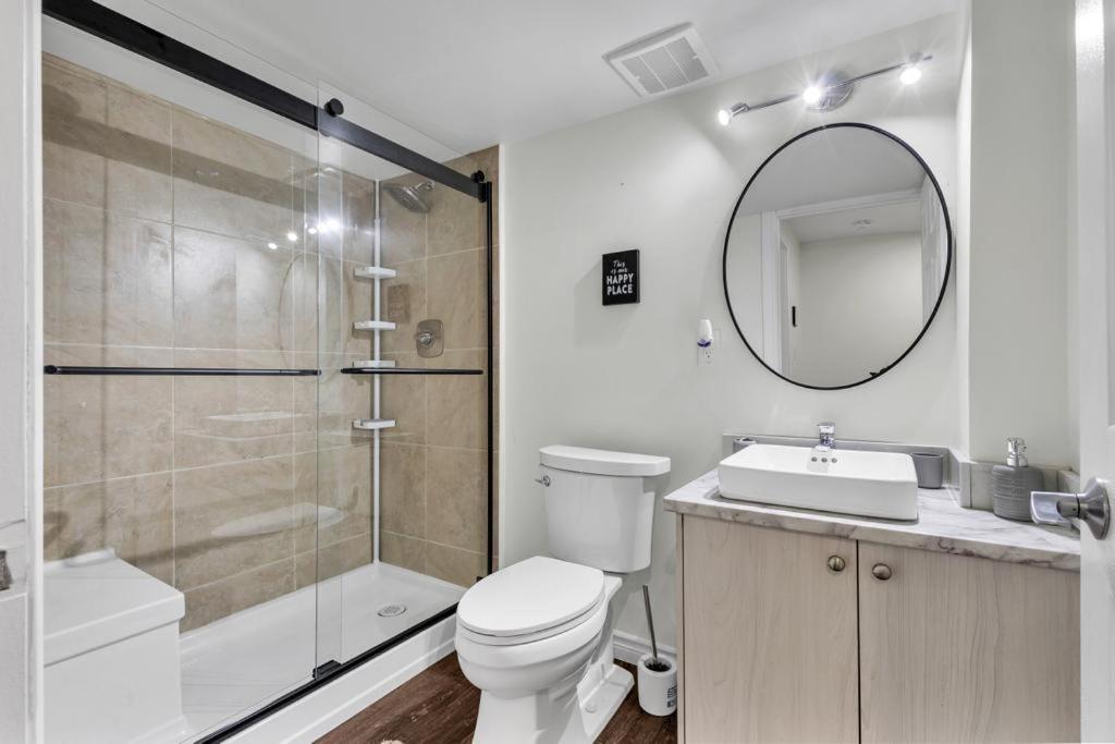 Modern 1 Bedroom + Den in Cambridge photo 1