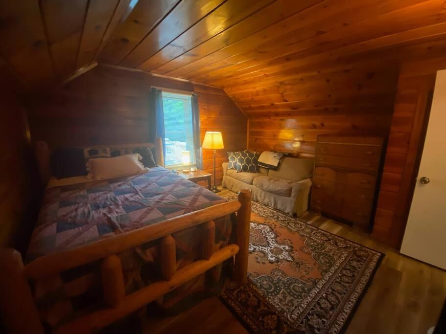 Homey Houghton Haven photo 3
