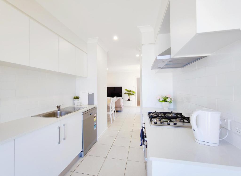 GablesBox HilMaraylya 2Br granny flat with WiFi photo 3