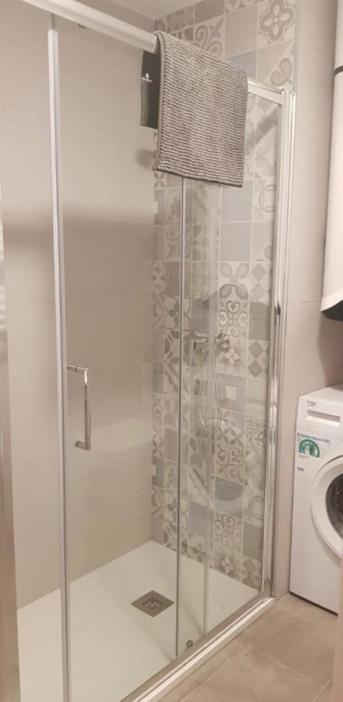 Acogedor apartamento nuevo en Puebla de Lillo photo 2