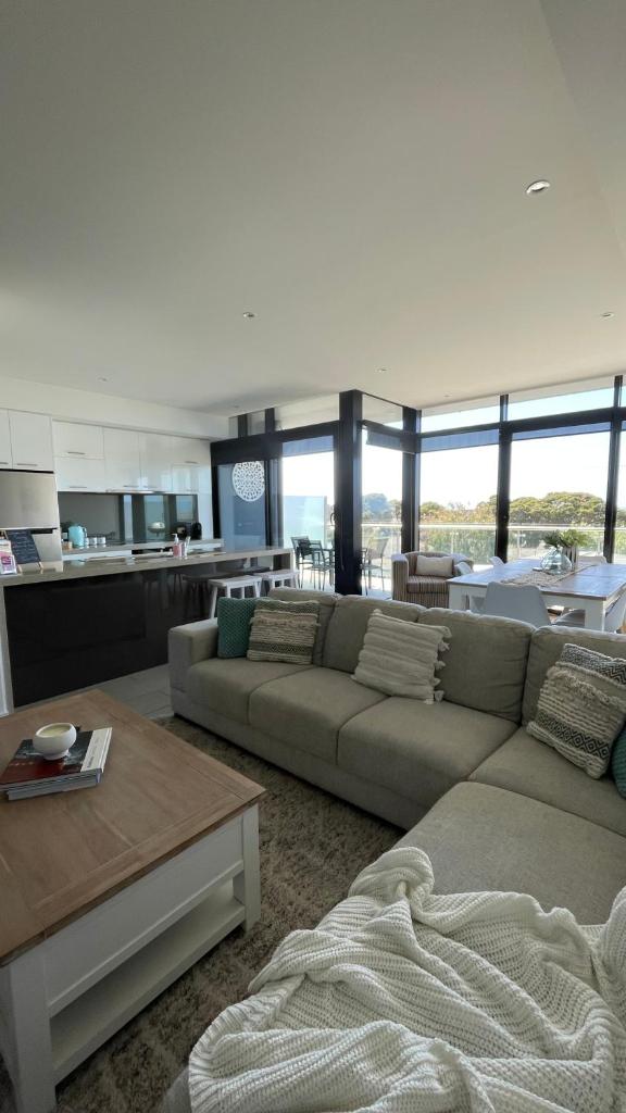 Heart of Torquay - Whitewater Apartment - Torquay photo 2