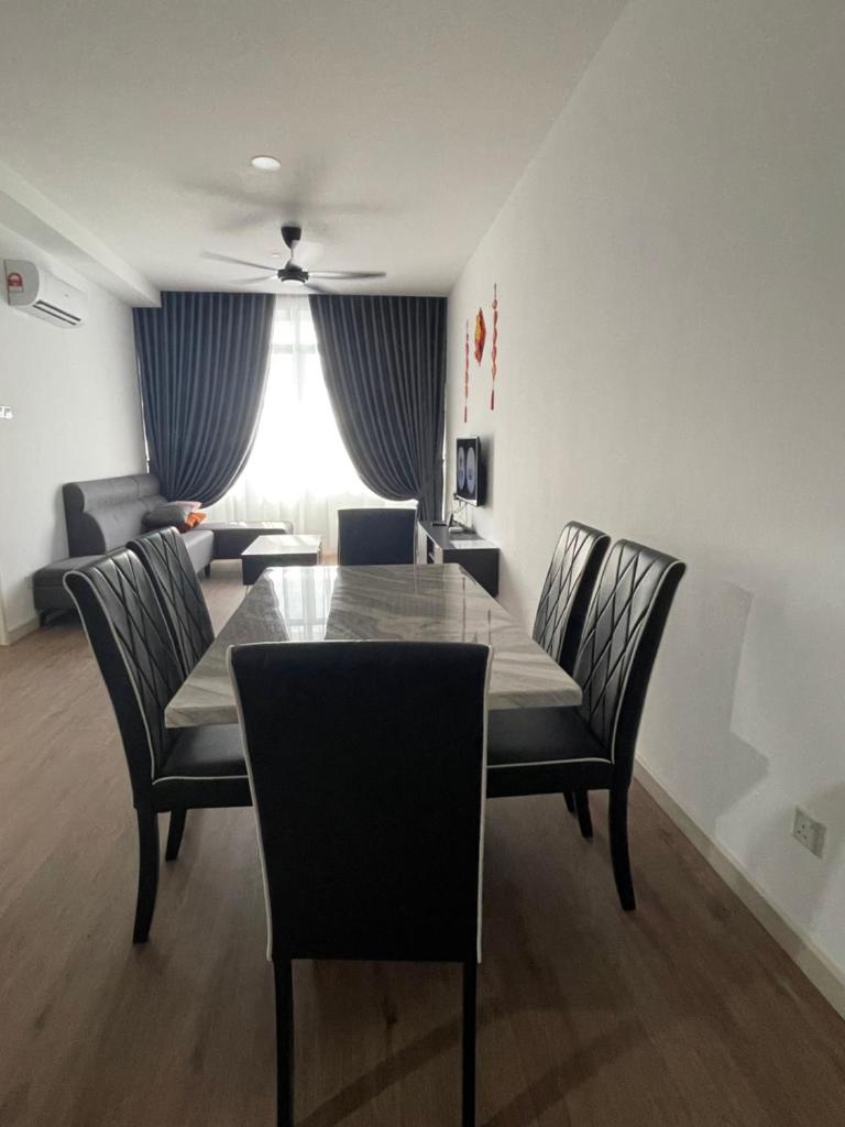 Kuching City Condo With Pool N Car Rental photo 2