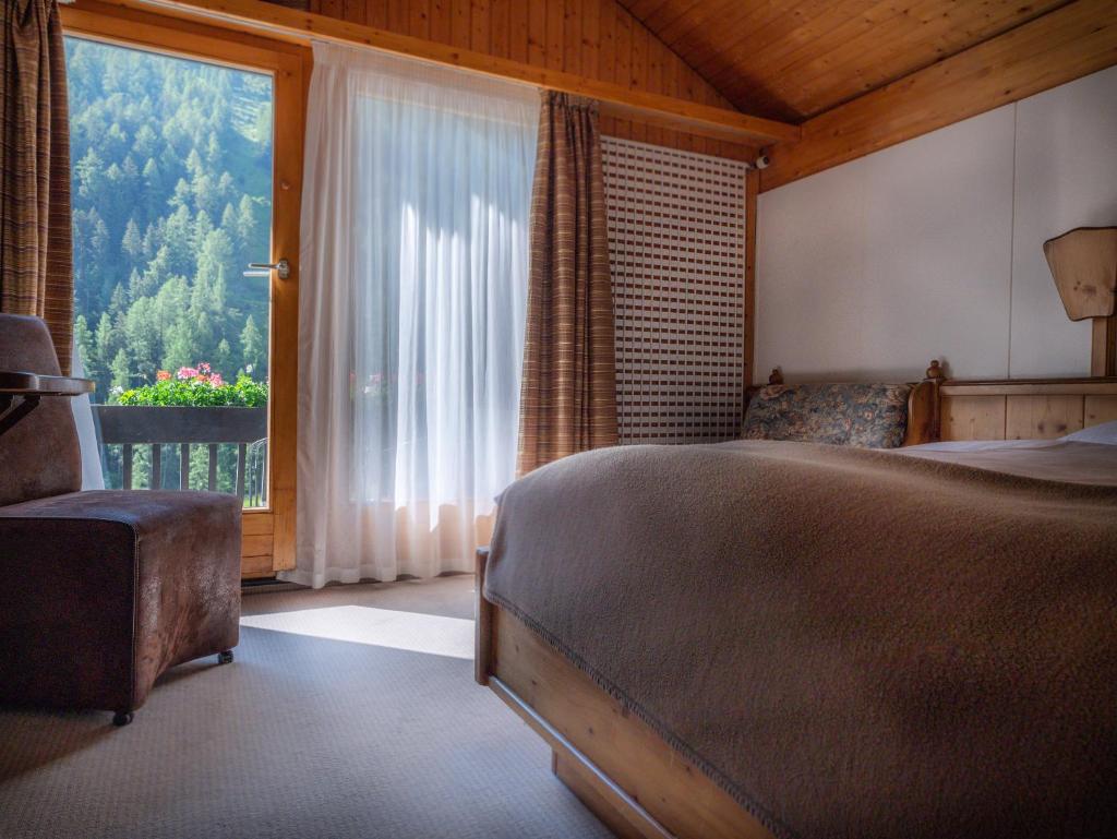 Hôtel Cristal - Swiss Riders Lodge Grimentz photo 4