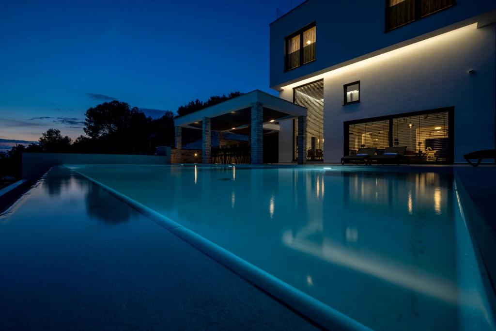 Villa GRC photo 3