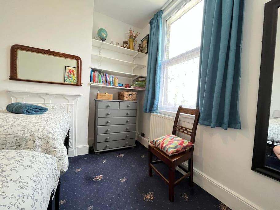 2BR Edwardian House in Greenwich photo 2