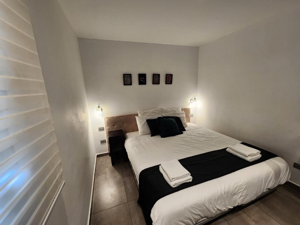 YalaRent Haven villa with private pool and jacuzzi photo 4