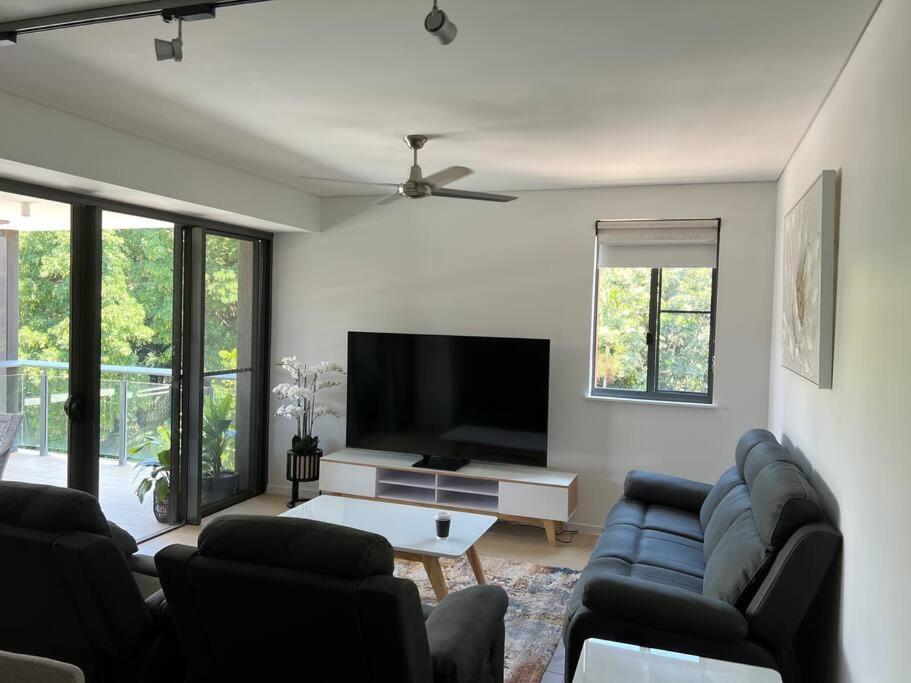 Luxury Waterfront Apartment (2 bedrooms) photo 3