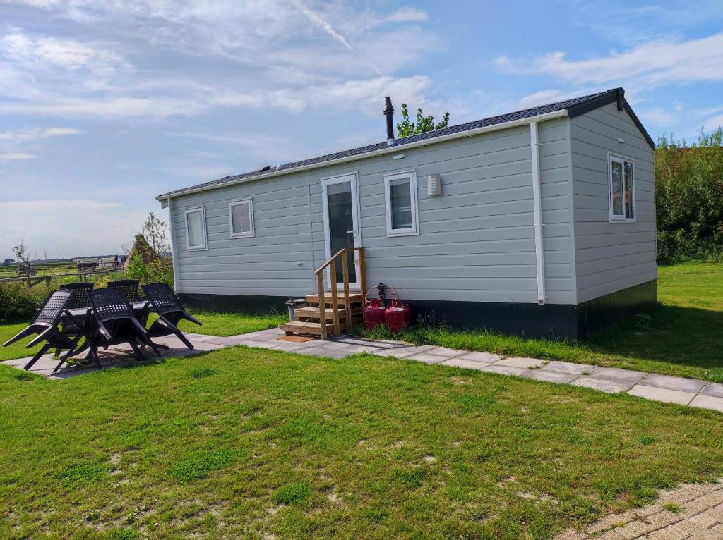 Chalet Weizicht op minicamping Hoogelande photo 1