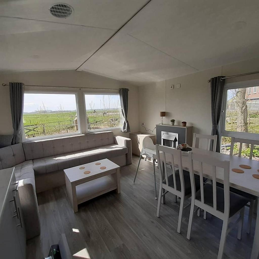 Chalet Weizicht op minicamping Hoogelande photo 4