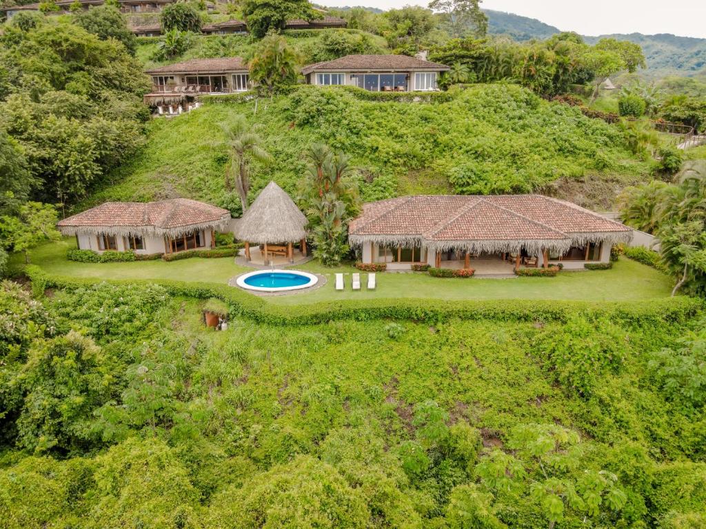Three Bedroom Villa - Jacaranda photo 3